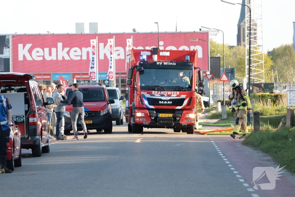 Brand in groot industriepand onder controle