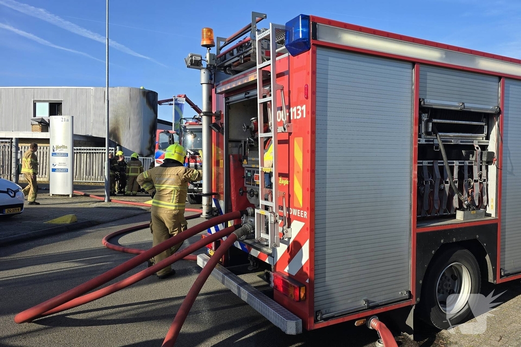 Grote inzet brandweer bij grote industriebrand