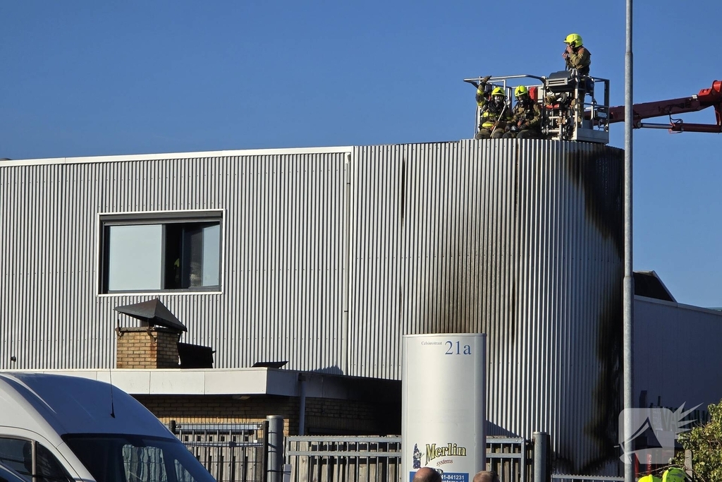 Grote inzet brandweer bij grote industriebrand