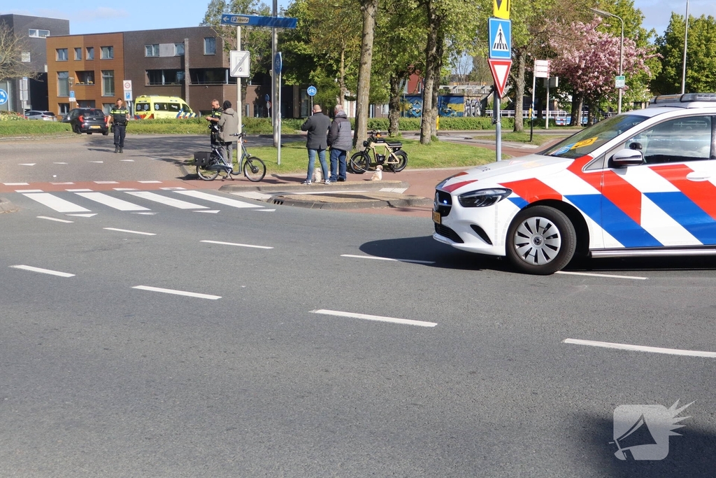 Oudere fietser valt en raakt gewond