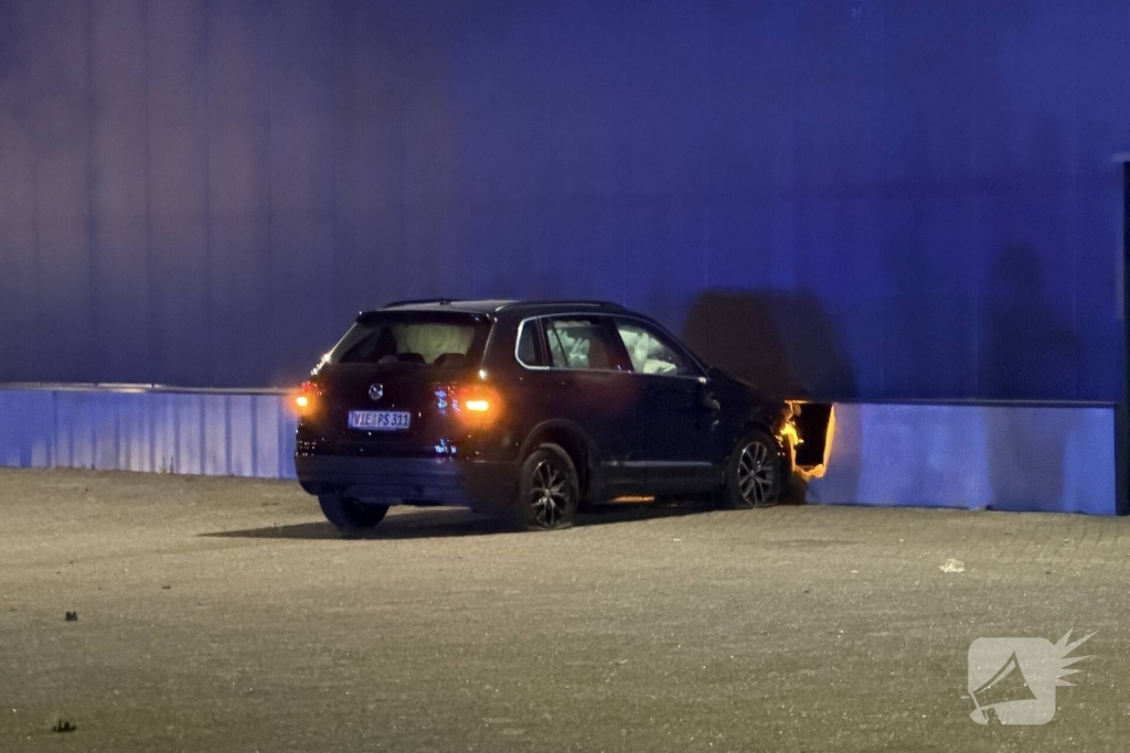 Achtervolging eindigt tegen bedrijfspand met aanhouding