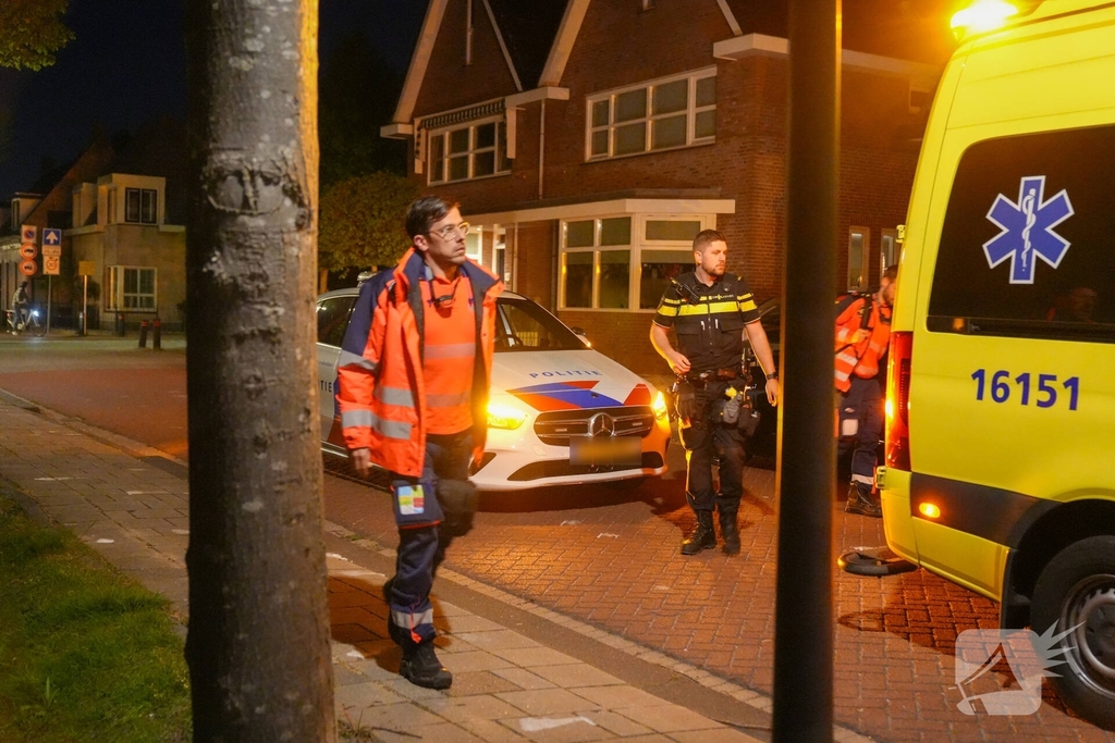 Fietser te water gehaald door omstanders