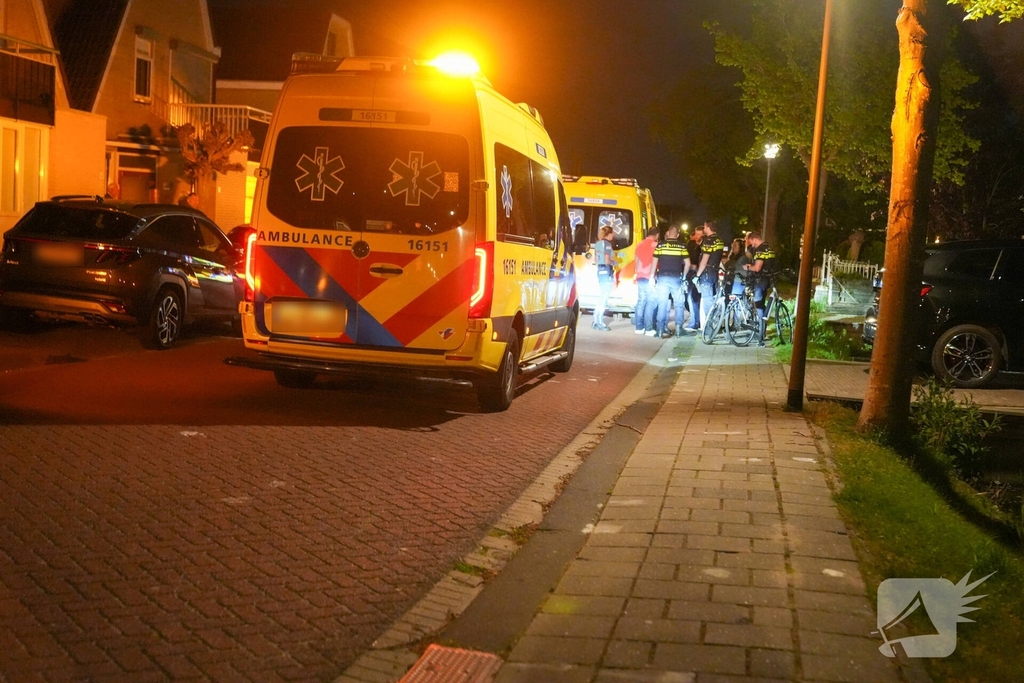 Fietser te water gehaald door omstanders