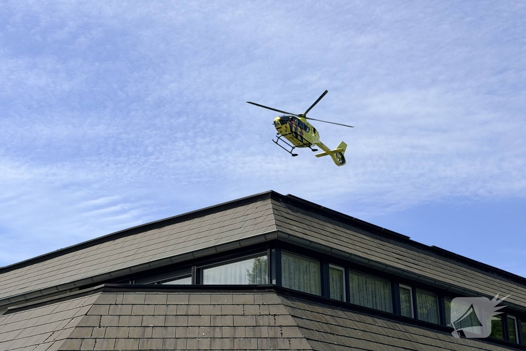 Man zwaar gewond aangetroffen in bad