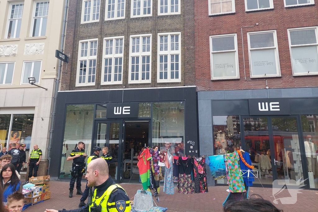 Gaslekkage naast drukke vrijmarkt