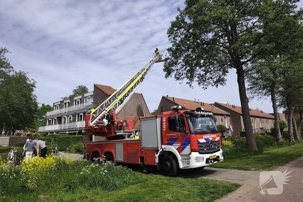 Brand op dak woning vergt snelle inzet