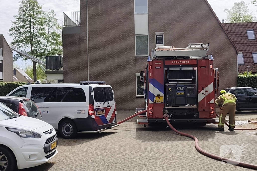Brand op dak woning vergt snelle inzet