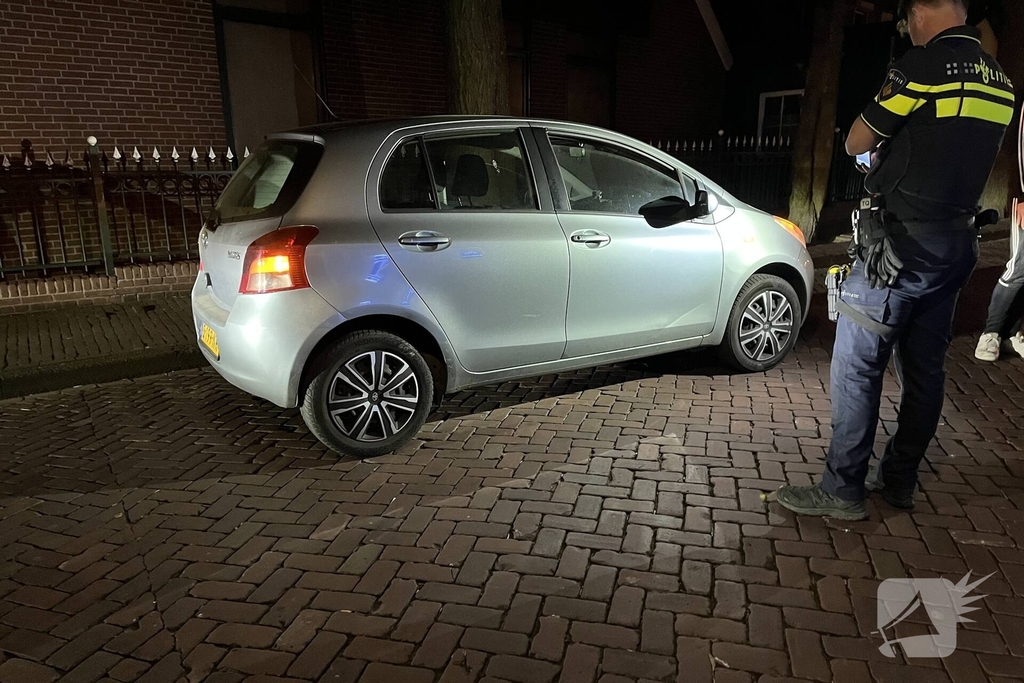 Fietser botst met personenauto