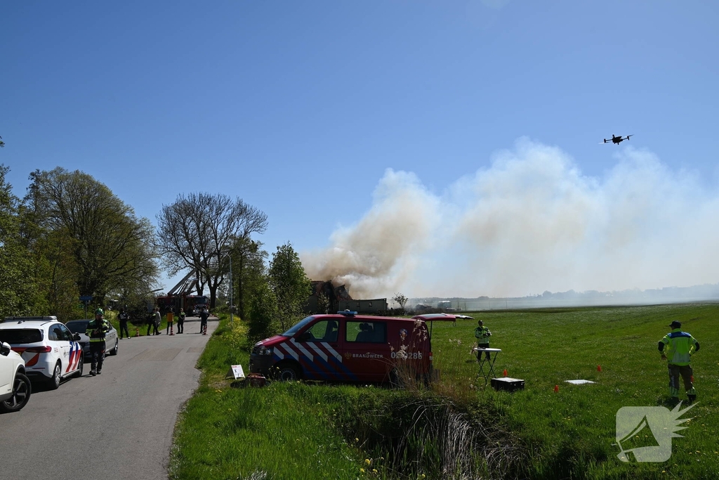 Brand in woonboerderij leidt tot grote inzet van hulpdiensten