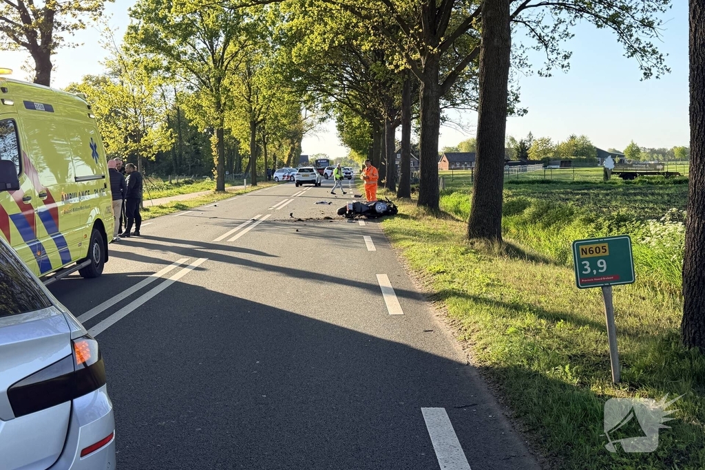 Motorrijder gewond na aanrijding met auto