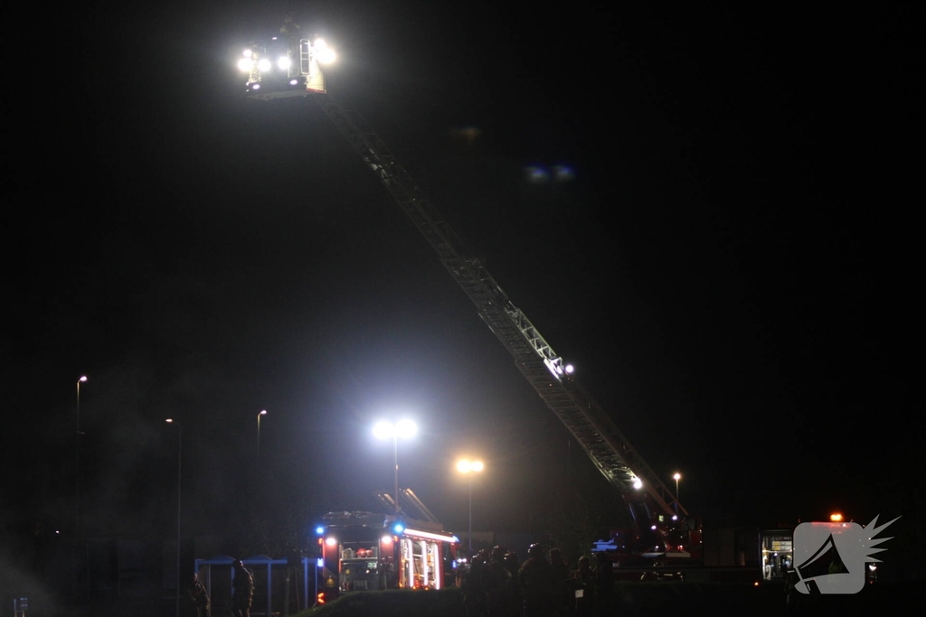 Brandweer bestrijdt ernstige brand