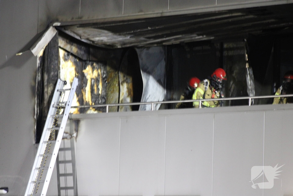 Brandweer bestrijdt ernstige brand