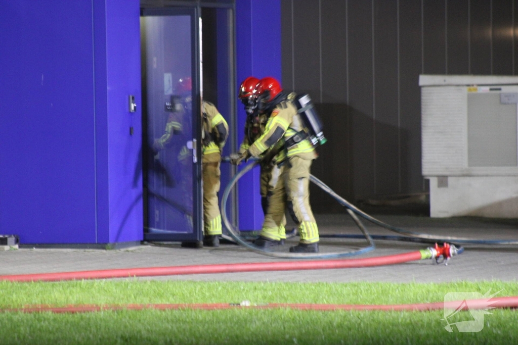Brandweer bestrijdt ernstige brand