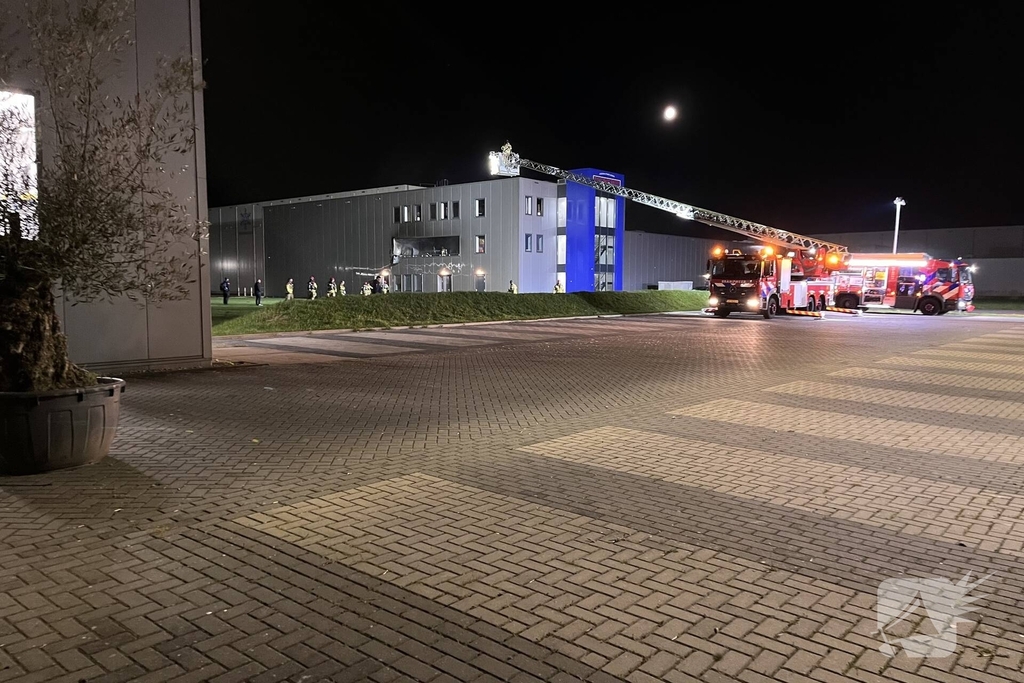 Brandweer bestrijdt ernstige brand