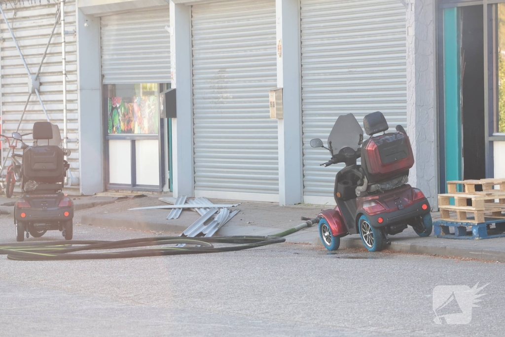 Felle brand veroorzaakt schade in bedrijfsverzamelcomplex