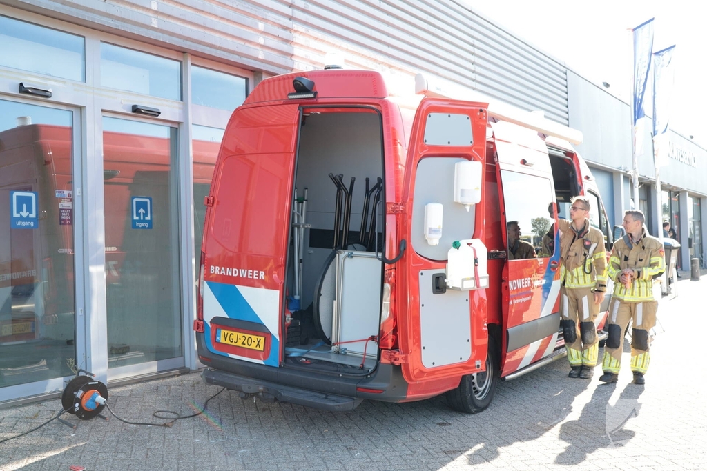 Felle brand veroorzaakt schade in bedrijfsverzamelcomplex