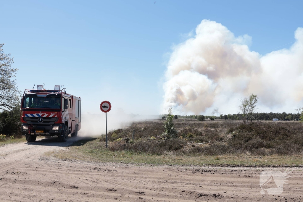 Grote brand op oefenterrein defensie