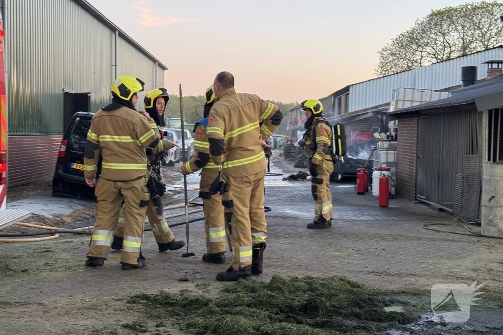 Brand in afvalcontainer bij loonbedrijf geblust