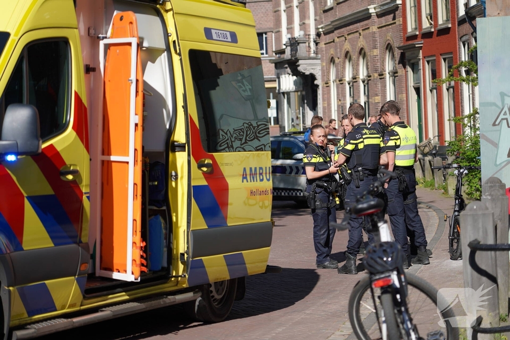 Traumateam ingezet nadat fietser tegen bouwhek botst