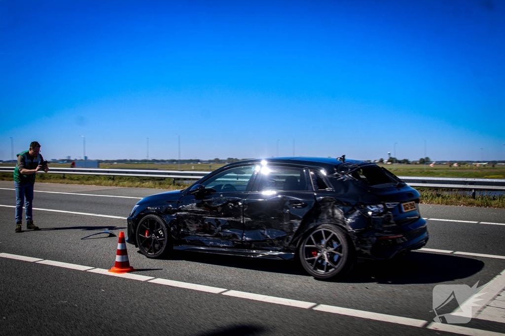 Botsing tussen vrachtwagen en auto