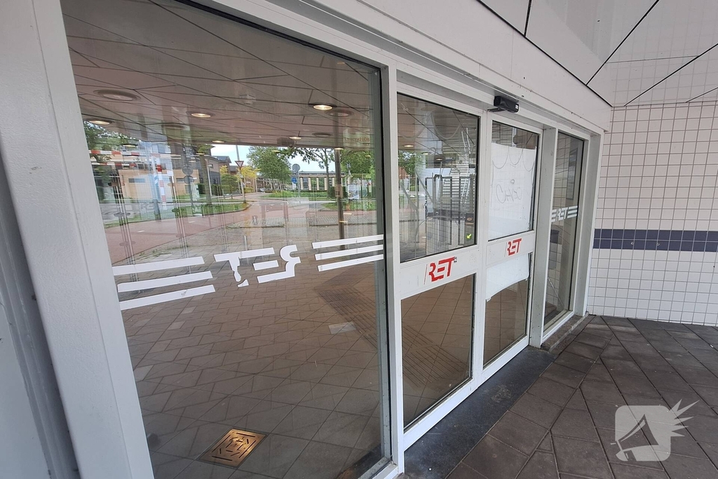 Pendelbussen ingezet nadat stroomstoring metroverkeer stil legt