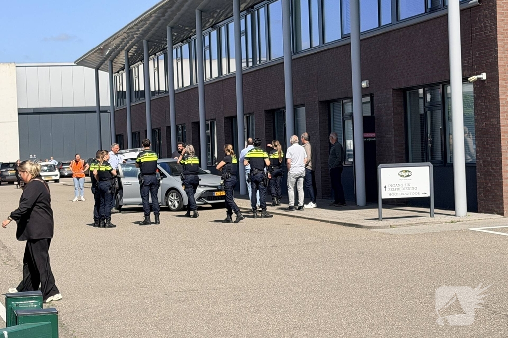 Brand in kantoorpand leidt tot grootschalige ontruiming