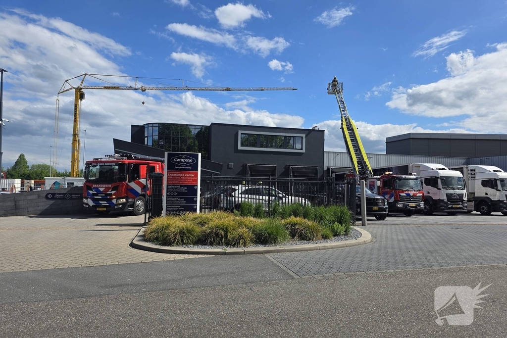 Rook waargenomen bij brand op industrieterrein
