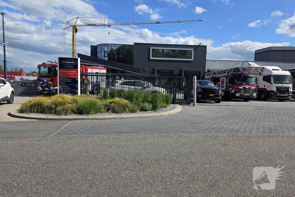 Rook waargenomen bij brand op industrieterrein