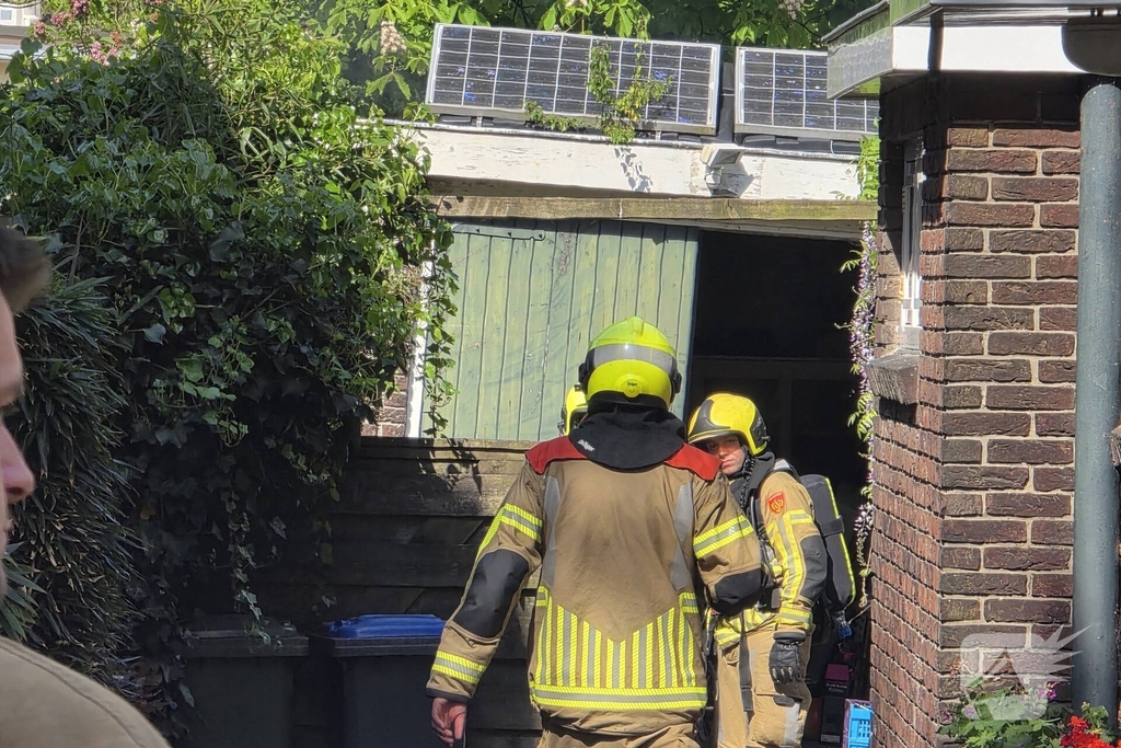 Brand in bijgebouw geblust