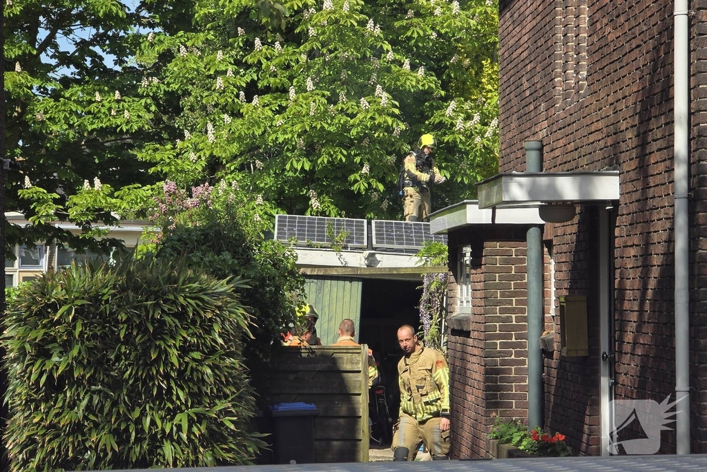 Brand in bijgebouw geblust