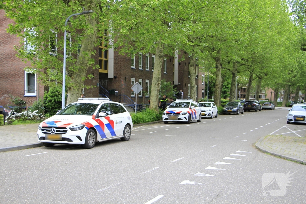 Politie valt woning binnen met stormram