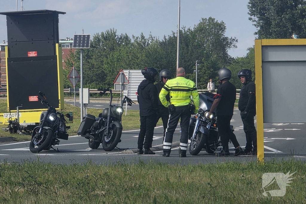 Politie, Mobiele Eenheid en provincie aanwezig bij rouwstoet motorclub