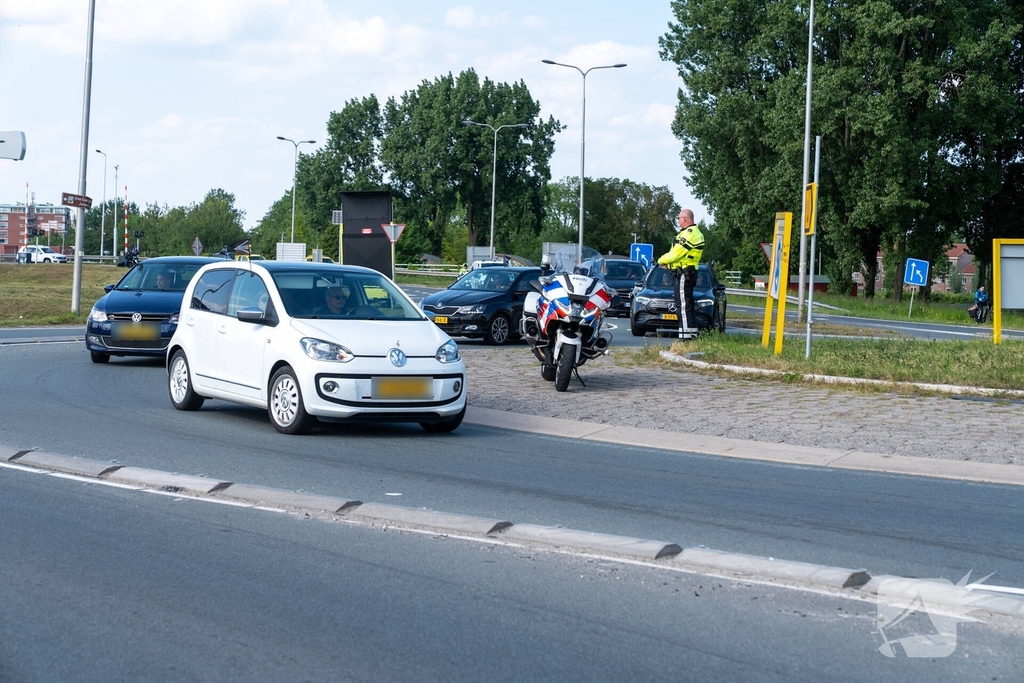Politie, Mobiele Eenheid en provincie aanwezig bij rouwstoet motorclub