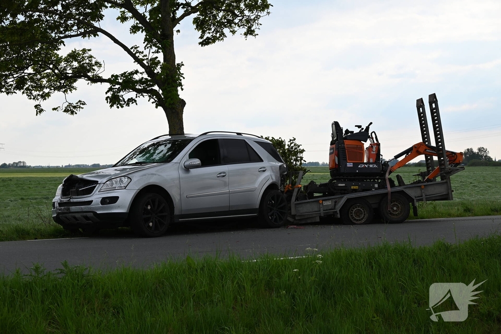 Bestuurder vlucht na ongeval met aanhanger