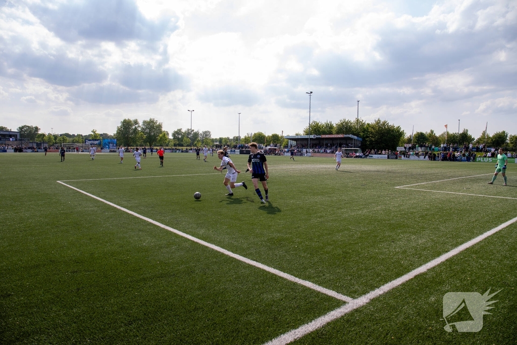 SV Poortugaal pakt kampioenschap in zonovergoten duel tegen SHO