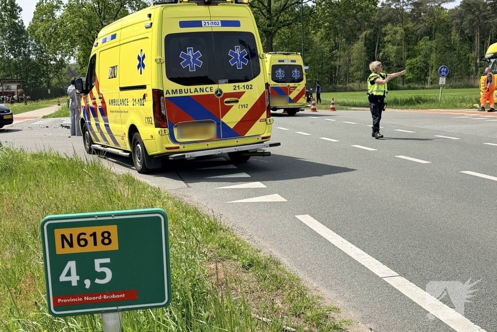 Ongeval met meerdere gewonden betrokken bij botsing van drie auto's