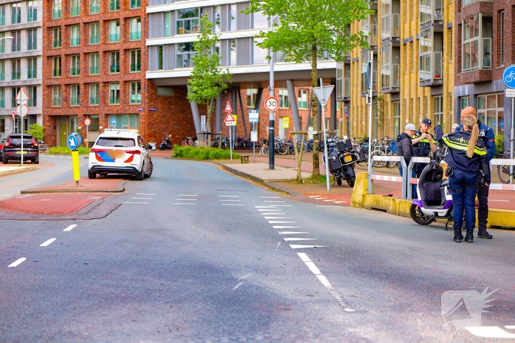 Scooterrijder gewond na aanrijding met auto