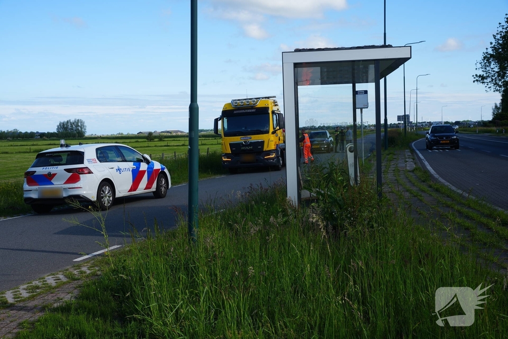 Botsing tussen voertuigen leidt tot schade