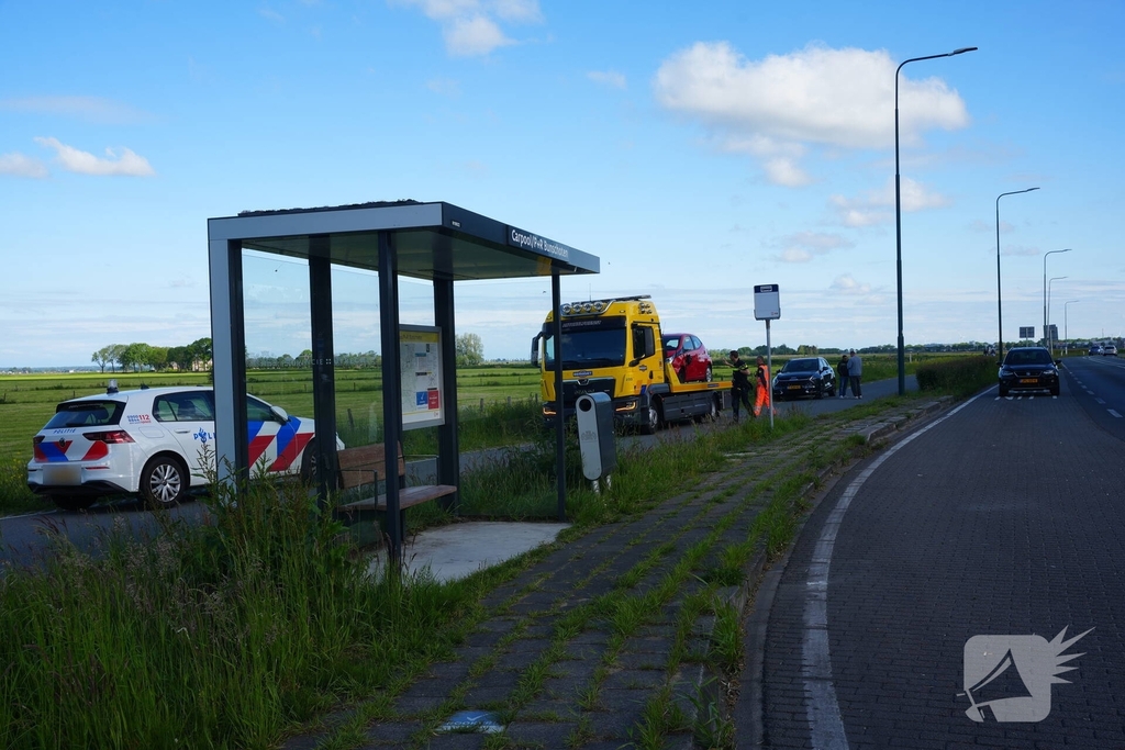 Botsing tussen voertuigen leidt tot schade