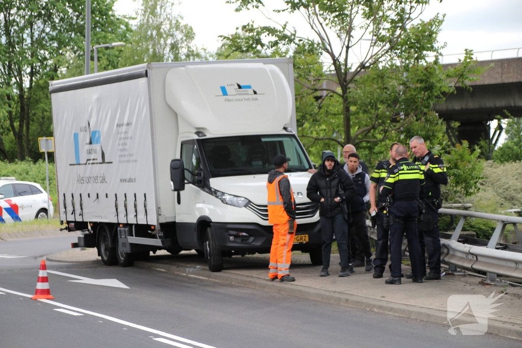 Ongeval tussen busje en vrachtwagentje