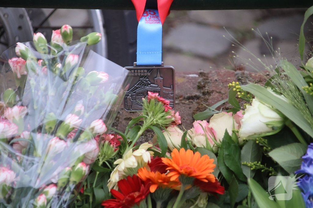 Bloemenzee voor overleden Rosalie (15) bij Leiden Marathon