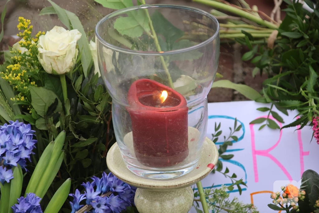 Bloemenzee voor overleden Rosalie (15) bij Leiden Marathon