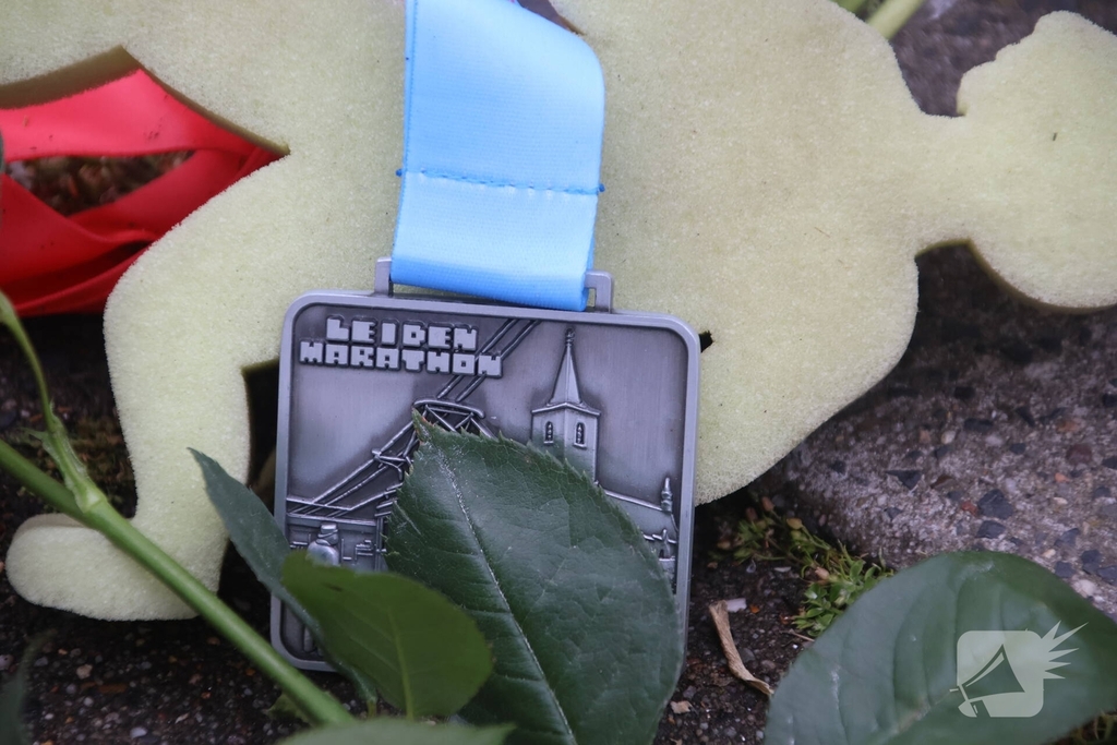 Bloemenzee voor overleden Rosalie (15) bij Leiden Marathon