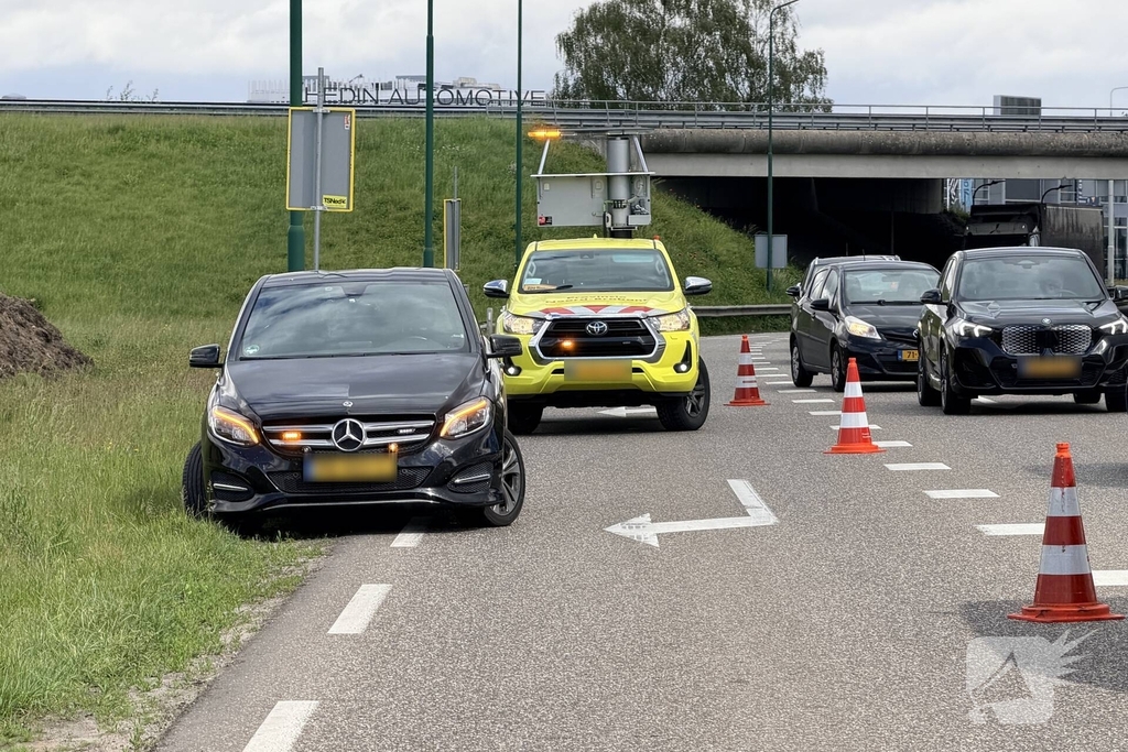 Kopstaart aanrijding met drie voertuigen