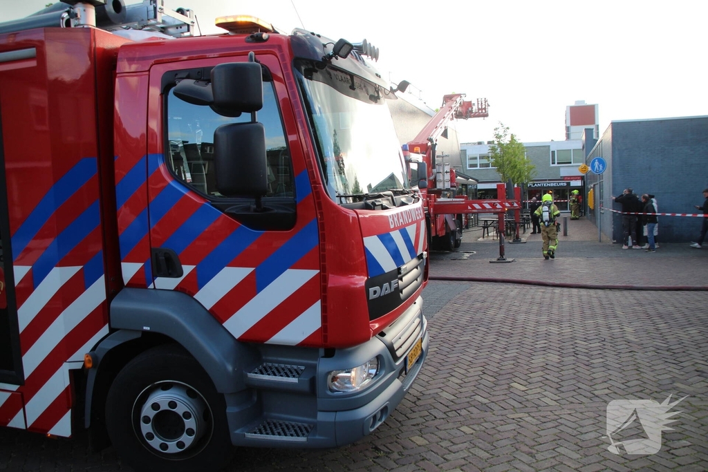 Brand in woning leidt tot middelbrand inzet