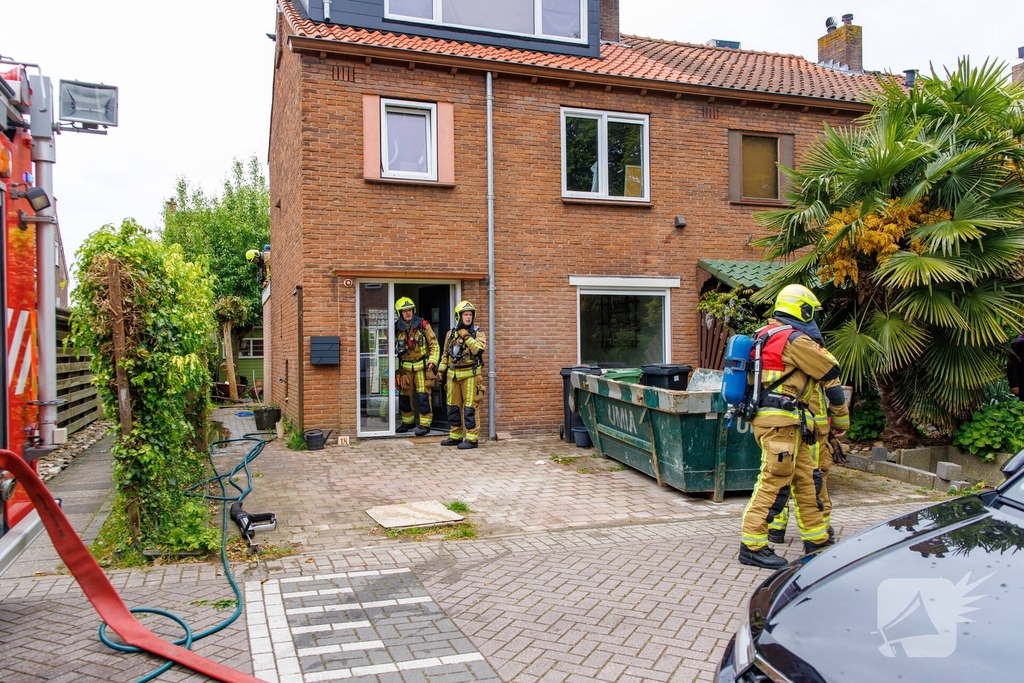 Brand op dak tijdens verbouwing