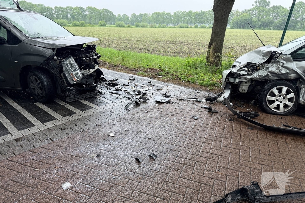 Frontale aanrijding leidt tot gewonde