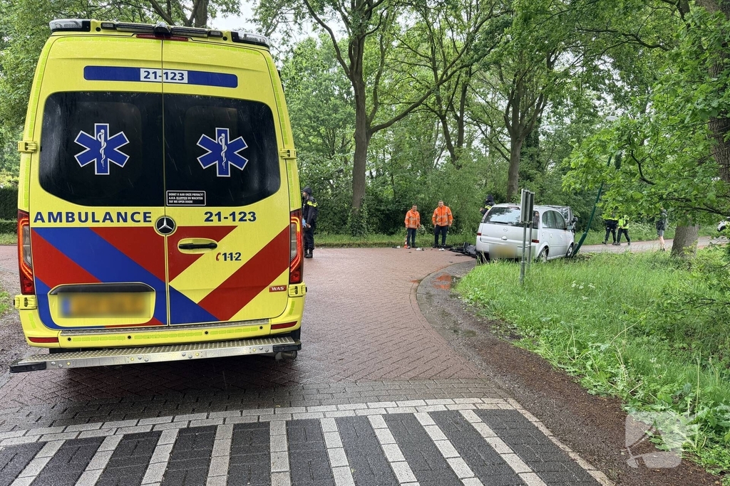 Frontale aanrijding leidt tot gewonde