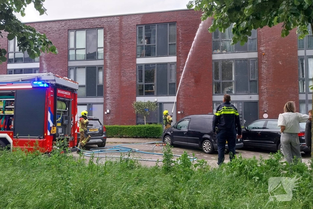 Brand op dak van woning ontdekt