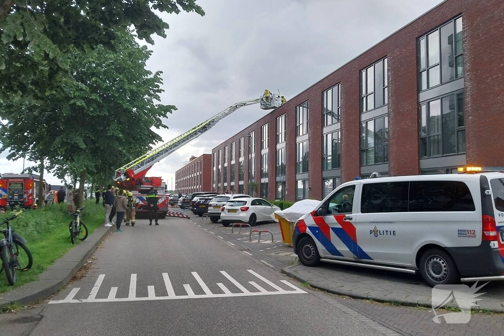 Brand op dak van woning ontdekt